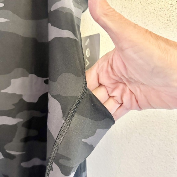 ATHLETA Ultimate‎ Camo 7/8 Tight - Heather Grey - Size 3X 2 Stash Pockets - $89 - Picture 5 of 13